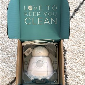 Tao Brush Ona Diamond Facial Brush White